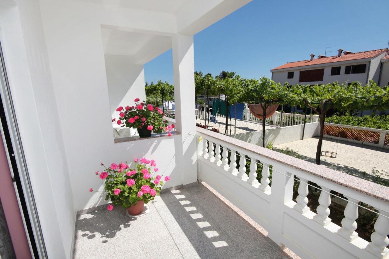 Apartments And Rooms With Parking Space Palit, Rab - 5061 Экстерьер фото